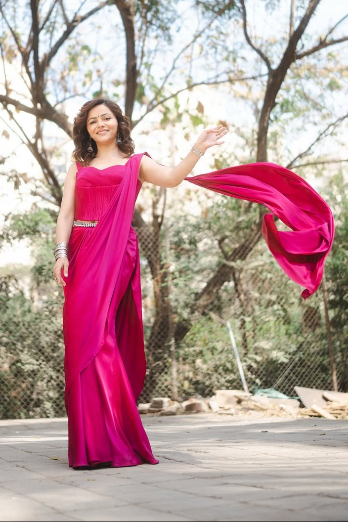 RUBINA DILAIK IN GOLABI